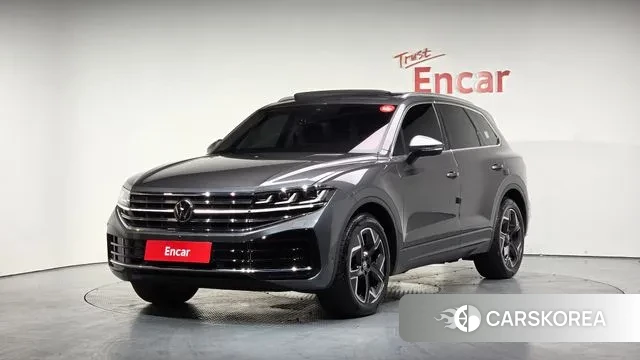 Volkswagen Touareg 3rd generation 2024 Серый из Кореи