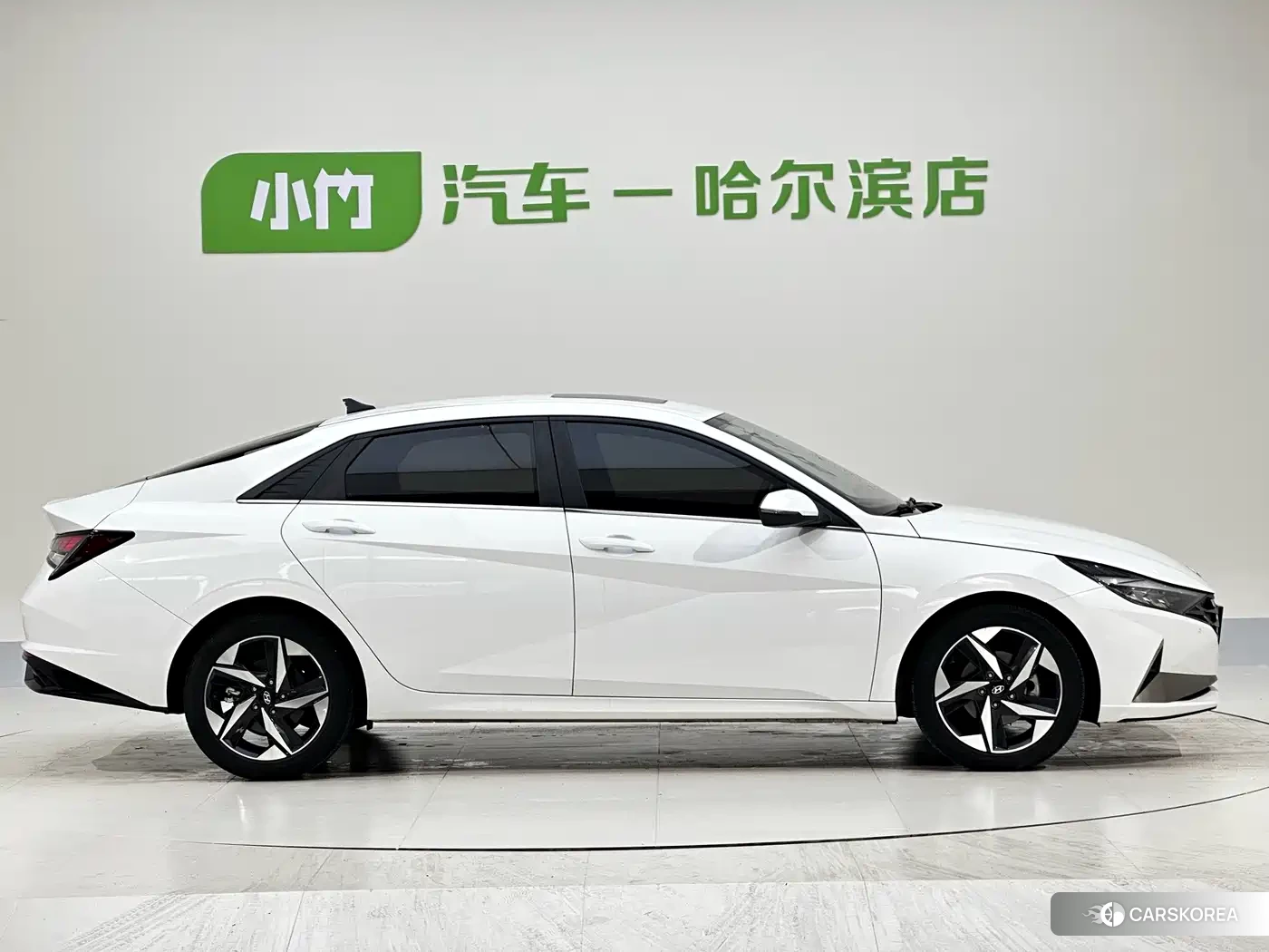 Hyundai Elantra 2022 Белый из Китая