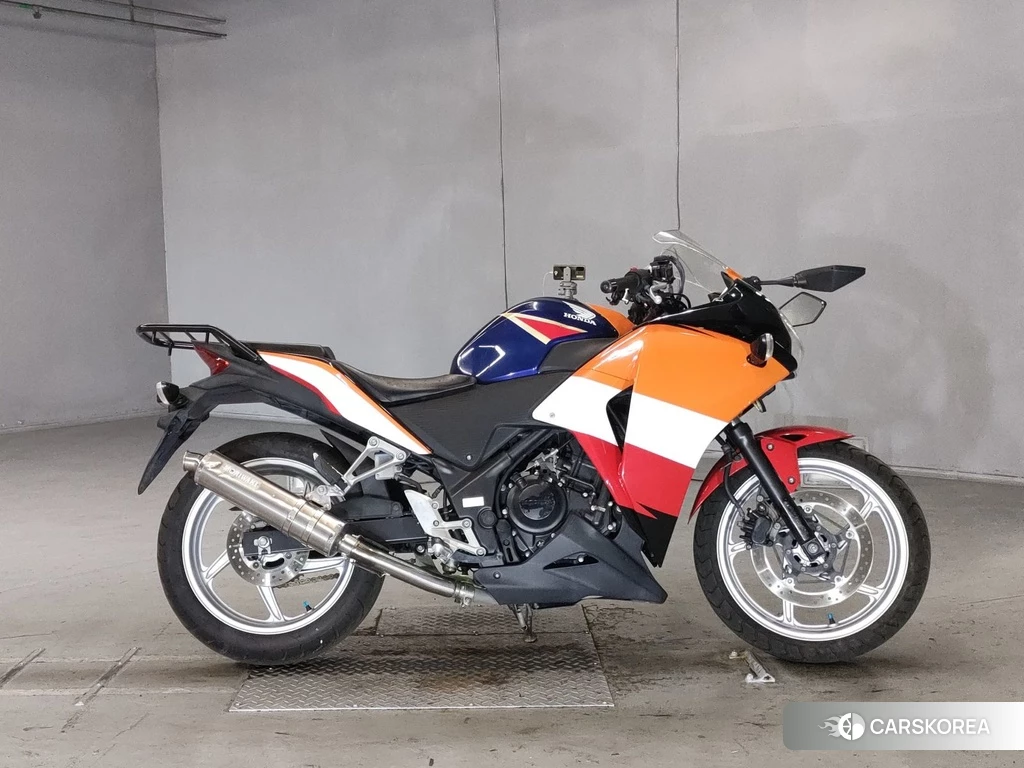 Проданный Honda CBR250R 2011 из Японии, фото 2