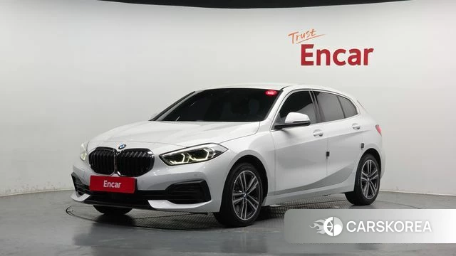 BMW 1 Series (F40) 2021 Белый из Кореи