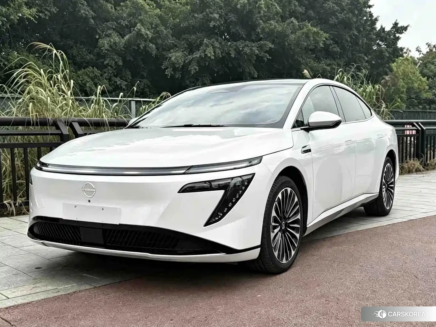 Nissan N7 2025 Белый из Китая