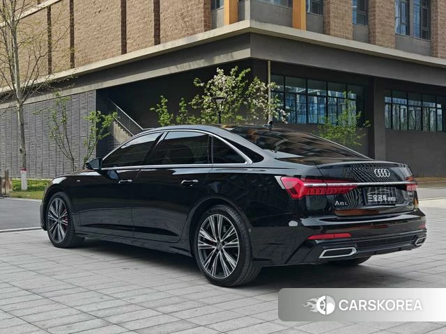 Audi A6L 2021 Черный из Китая