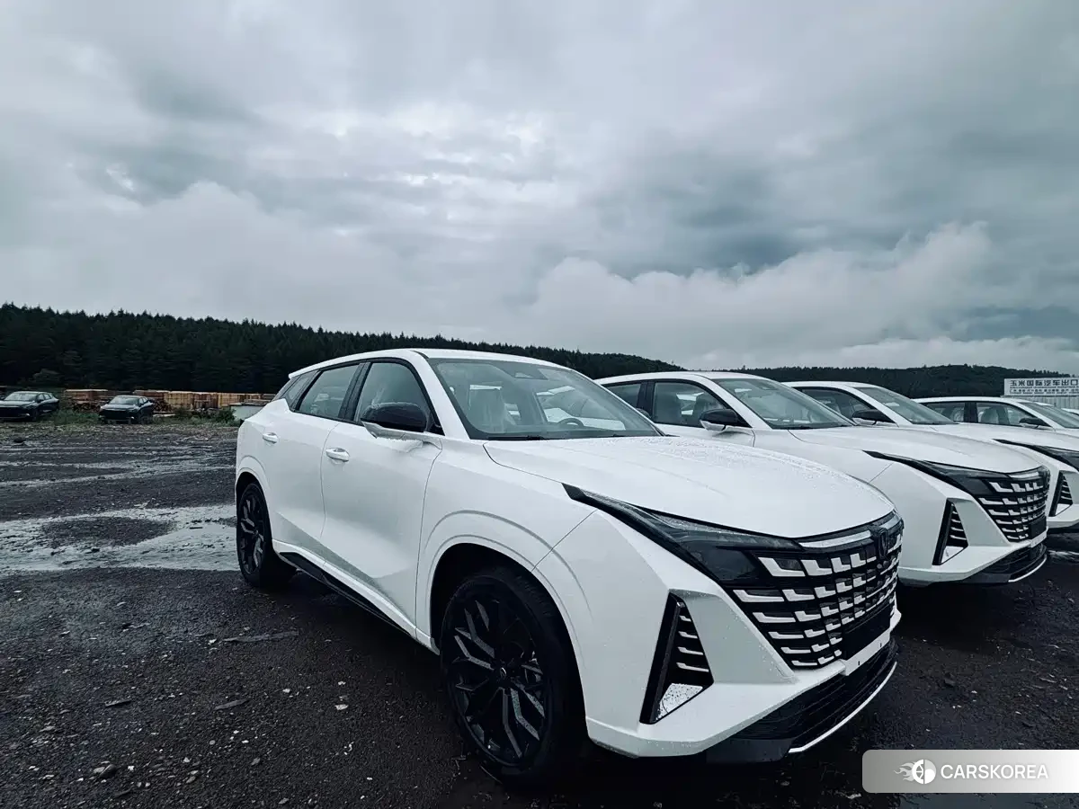 Chang'an Changan UNI-Z 2026 Белый из Китая