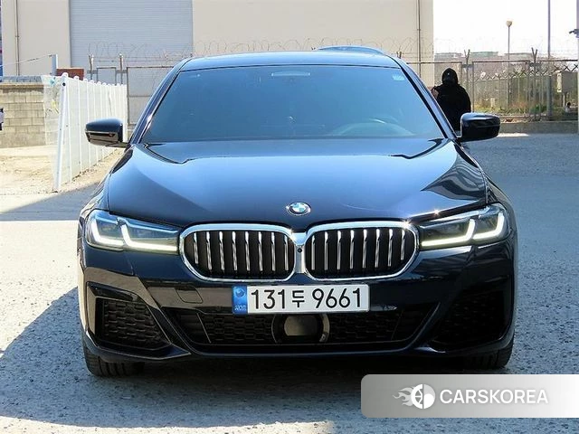 BMW 5 Series (G30) 2023 Черный из Кореи