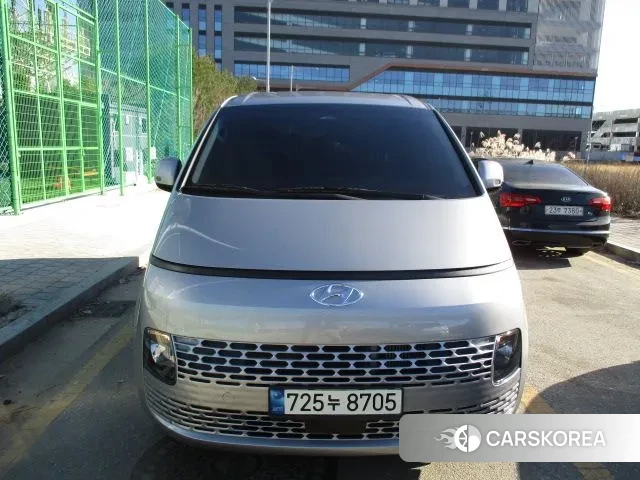 Hyundai Staria 2022 Серебристо-серый из Кореи
