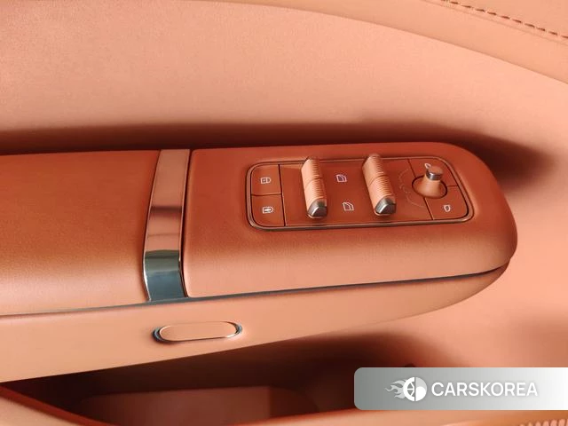 Lynk 900 2025 Черный из Китая