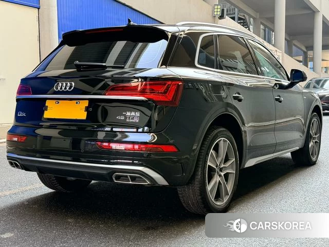 Audi Q5L 2022 Черный из Китая
