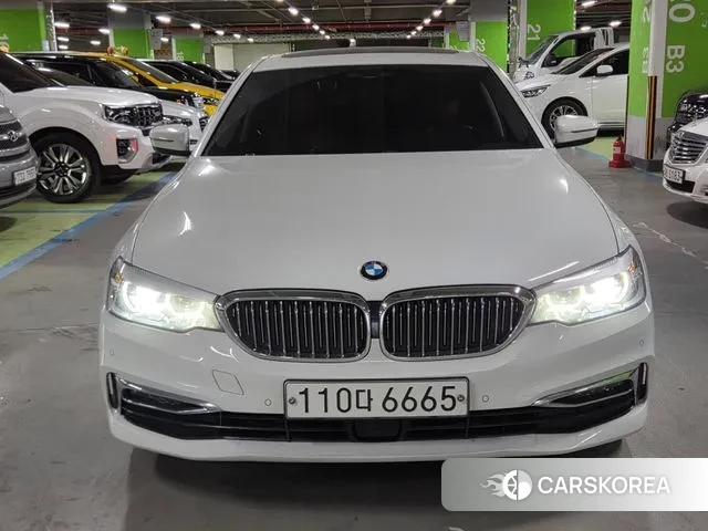 BMW 5 Series (G30) 2019 Белый из Кореи