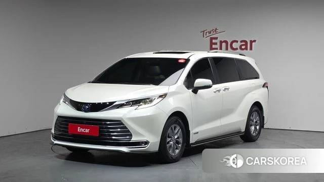 Toyota Sienna 4th Generation 2021 Белый из Кореи