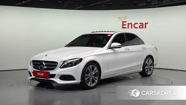 Mercedes-Benz C-Class W205 2018 Белый из Кореи