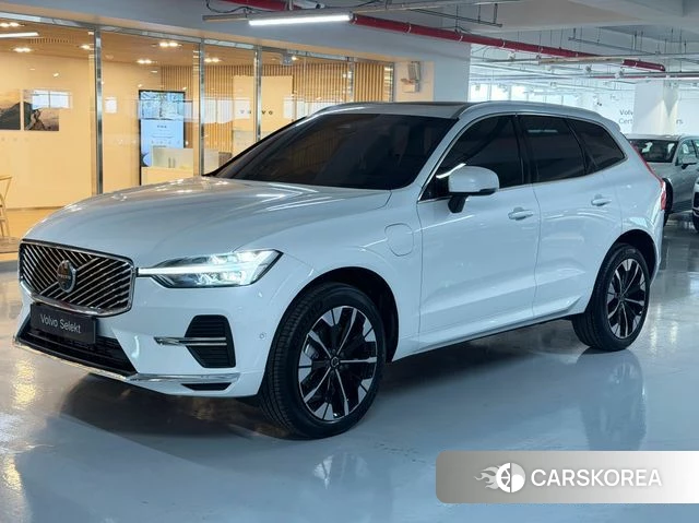 Volvo XC60 second Generation 2025 Белый из Кореи