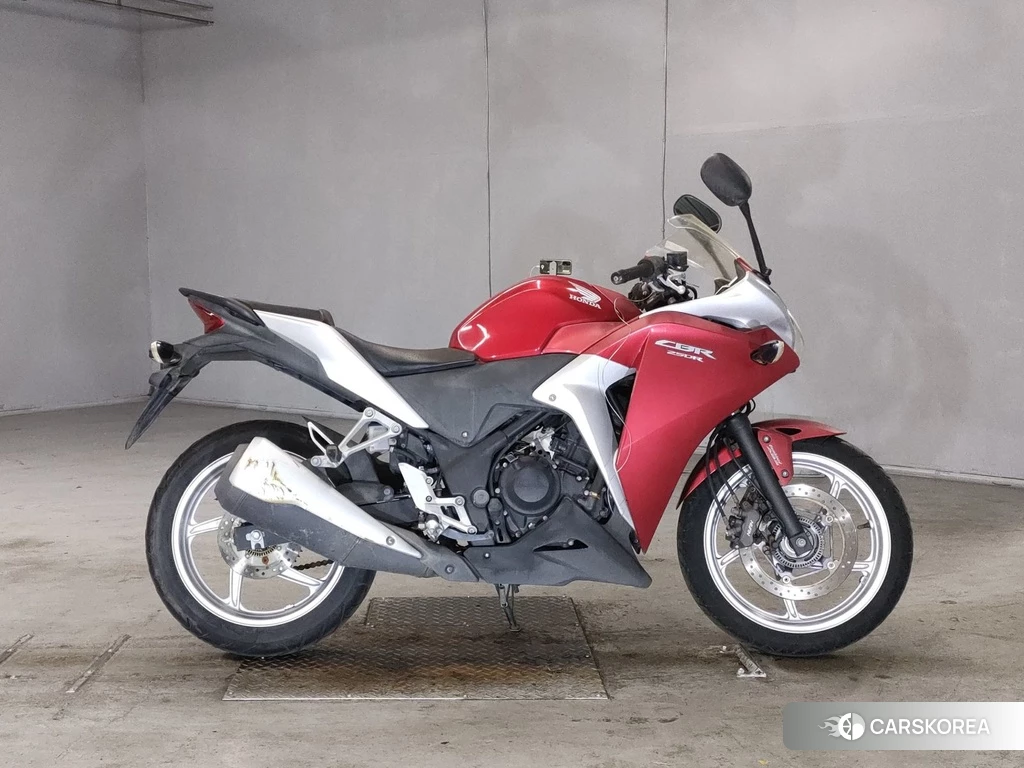 Проданный Honda CBR250R 2011 из Японии, фото 2