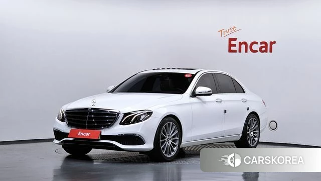 Mercedes-Benz E-Class W213 2018 Белый из Кореи