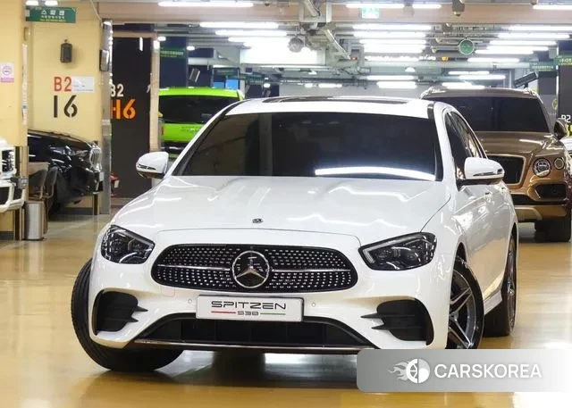 Mercedes-Benz E-Class W213 2023 Белый из Кореи