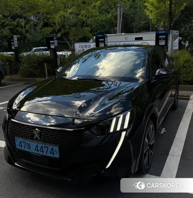 Peugeot e-208 second Generation 2022 Черный из Кореи