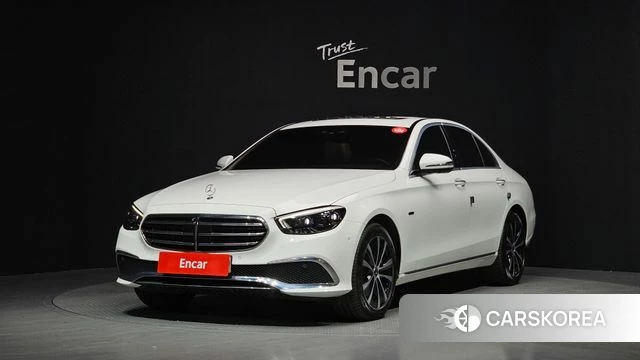 Mercedes-Benz E-Class W213 2021 Белый из Кореи