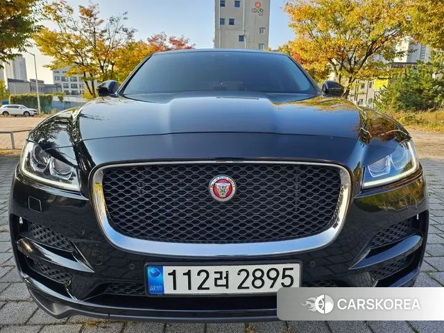 Jaguar F-PACE 2018 Черный из Кореи