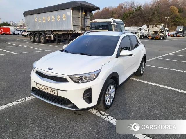 Kia Stonic 2018 Белый из Кореи