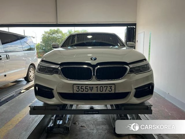 BMW 5 Series (G30) 2019 Белый из Кореи
