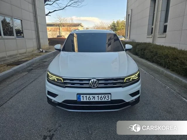 Volkswagen Tiguan second Generation 2020 Белый из Кореи