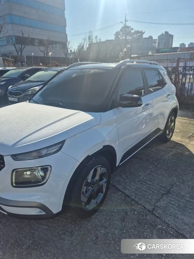 Hyundai Venue 2022 Белый двухцветный из Кореи