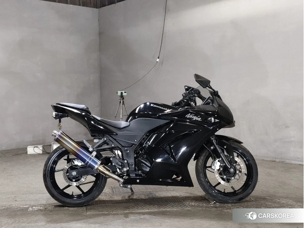 Проданный Kawasaki NINJA 250R 2011 из Японии