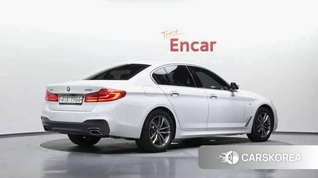 BMW 5 Series (G30) 2018 Белый из Кореи