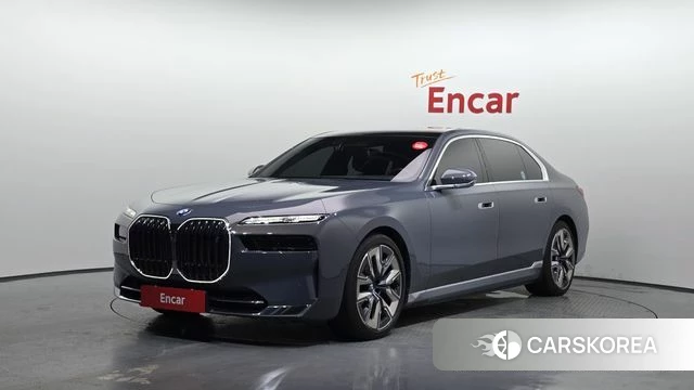 BMW i7 (G70) 2023 Серебряный из Кореи