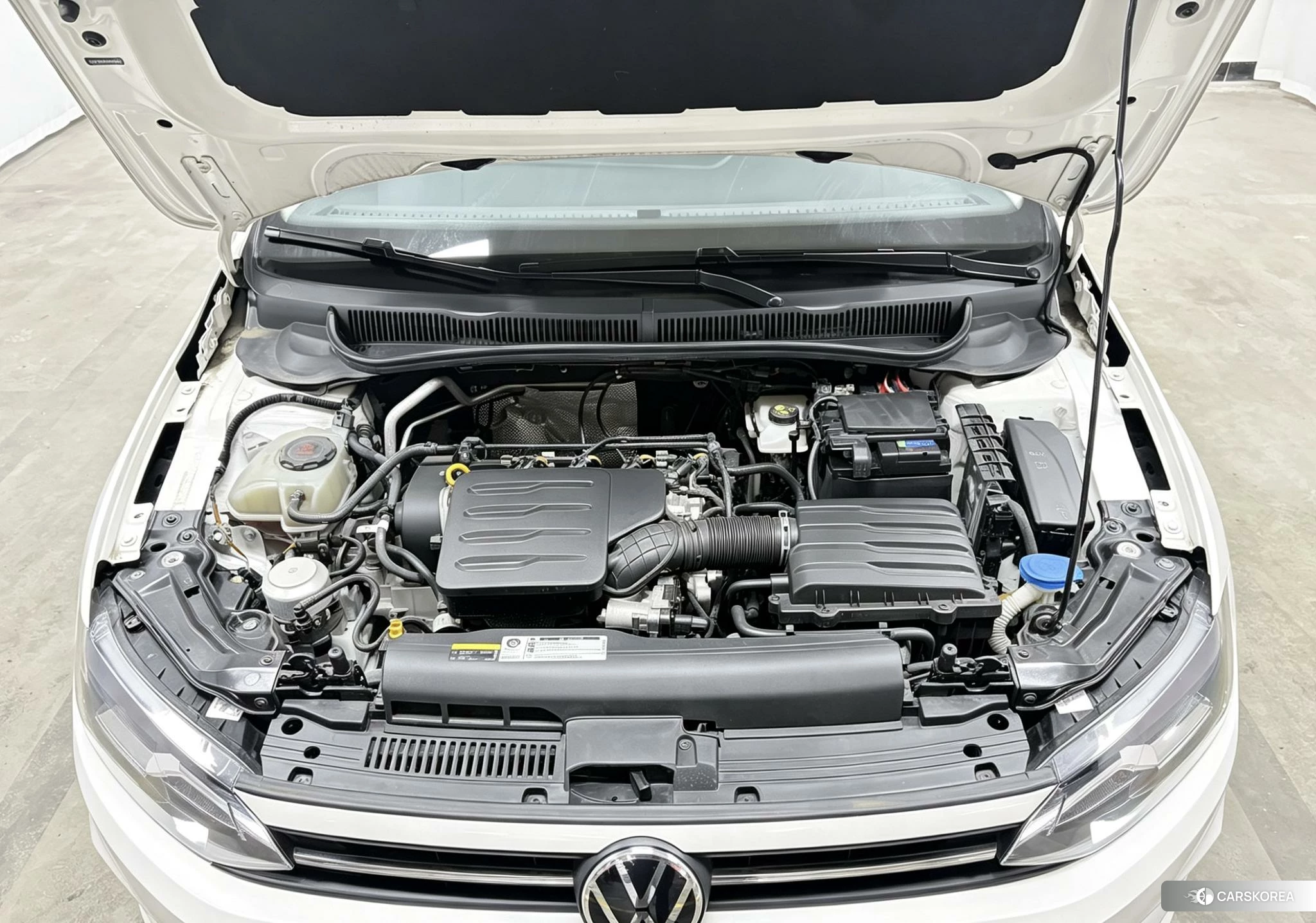 Volkswagen Polo 2021 Белый из Китая