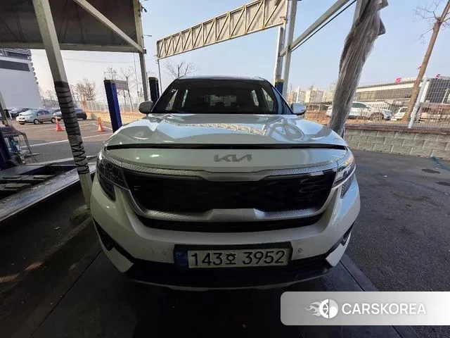 Kia Seltos 2022 Белый из Кореи