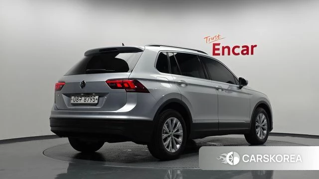 Volkswagen Tiguan second Generation 2018 Серебряный из Кореи