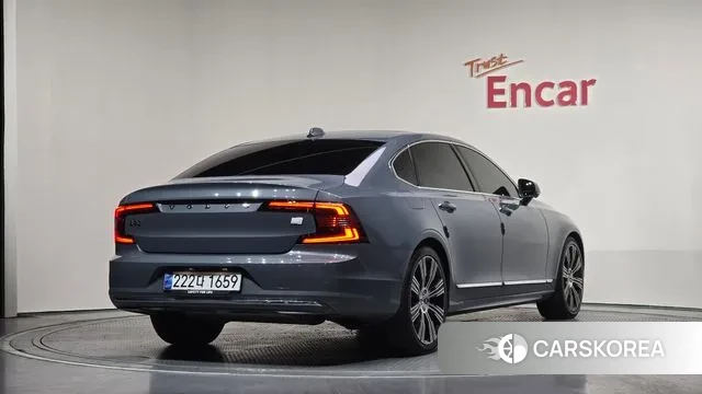 Volvo S90 2021 Светло-серебряный цвет из Кореи
