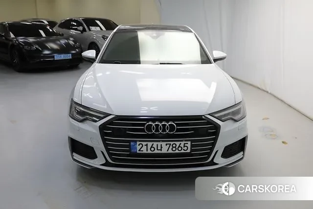 Audi A6 (C8) 2021 Белый из Кореи