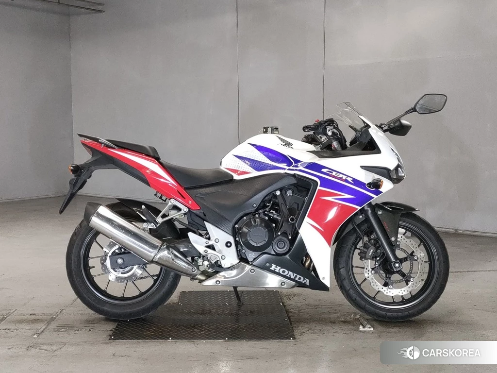 Проданный Honda CBR400R 2015 из Японии
