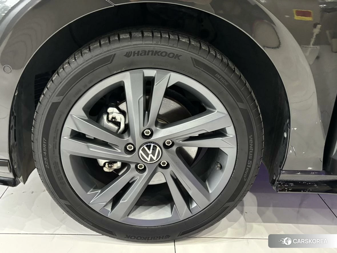 Volkswagen Golf 2022 Черный из Китая