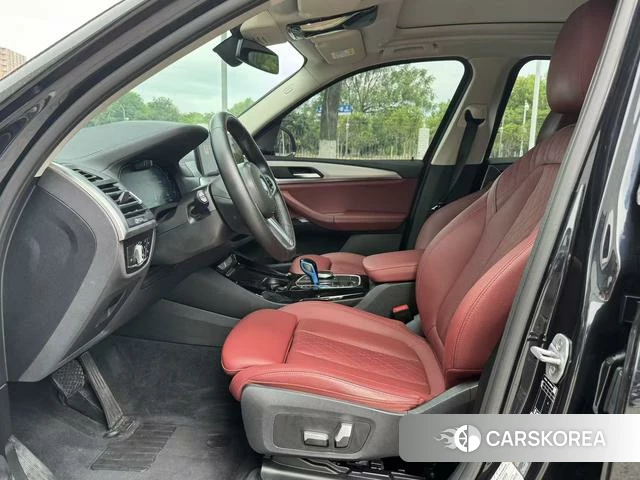 BMW iX3 2022 Черный из Китая