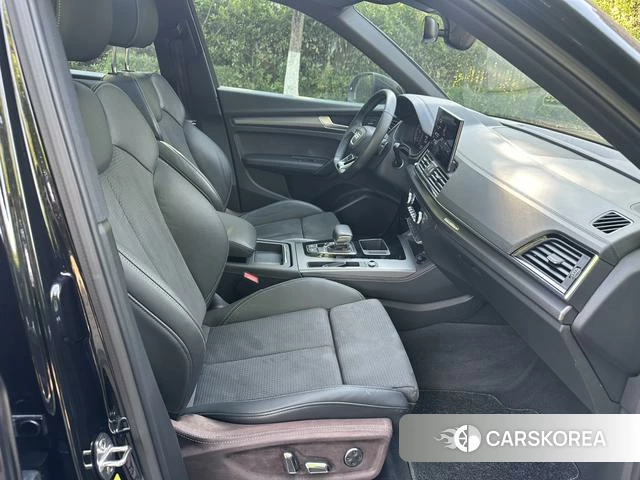 Audi Q5L Sportback 2021 Черный из Китая