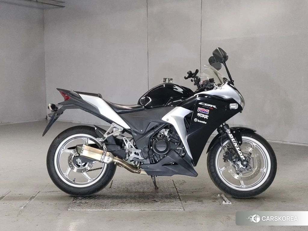 Проданный Honda CBR250R 2011 из Японии