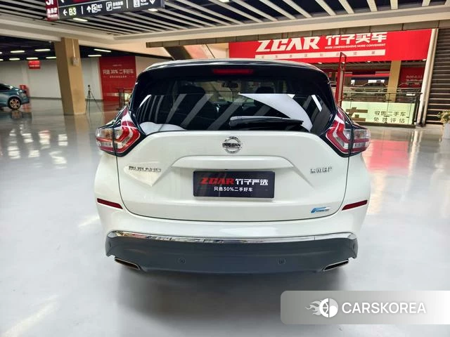 Nissan Loulan 2021 Белый из Китая