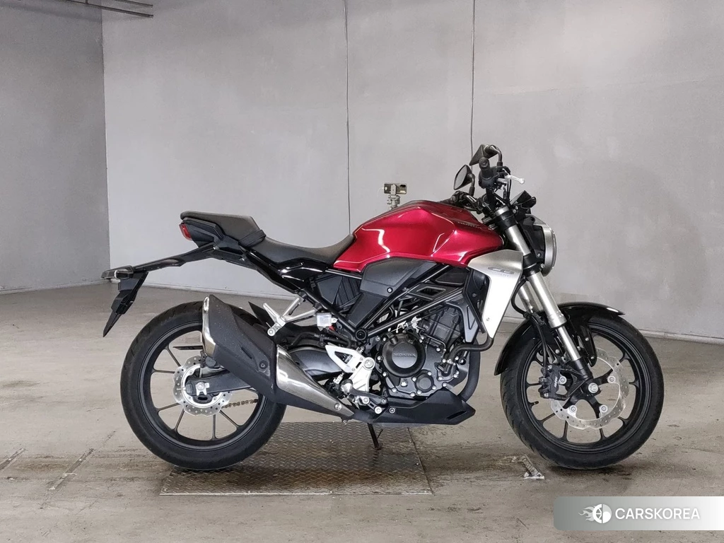 Проданный Honda CB250R 2018 из Японии