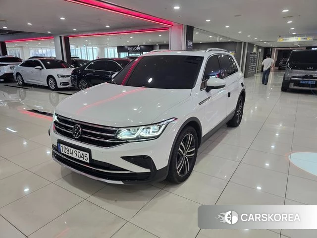Volkswagen Tiguan second Generation 2023 Белый из Кореи