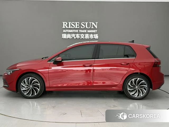 Volkswagen Golf 2023 Красный из Китая