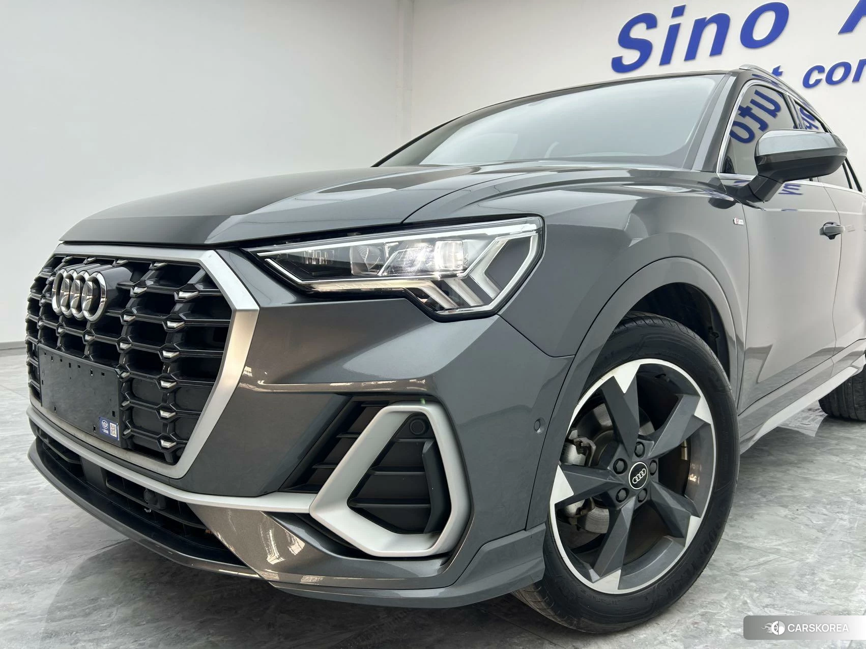 Audi Q3 2021 Темно-серый из Китая