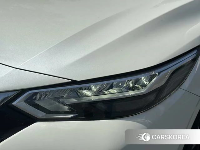 Nissan Xuan Yi 2022 Белый из Китая