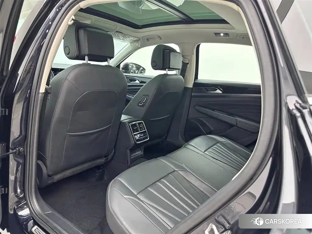 Volkswagen Passat 2023 Черный из Китая