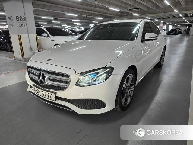 Mercedes-Benz E-Class W213 2018 Белый из Кореи