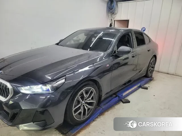 BMW 5 Series (G60) 2024 Серый из Кореи