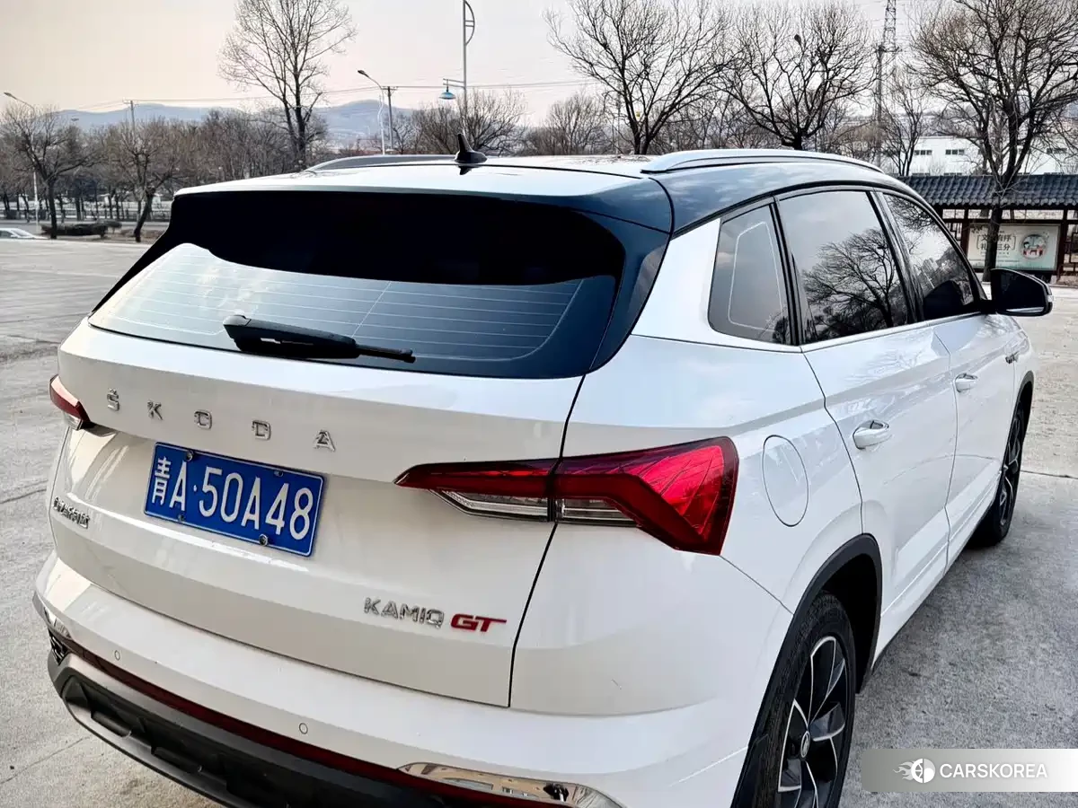 Skoda Komick 2022 Белый из Китая
