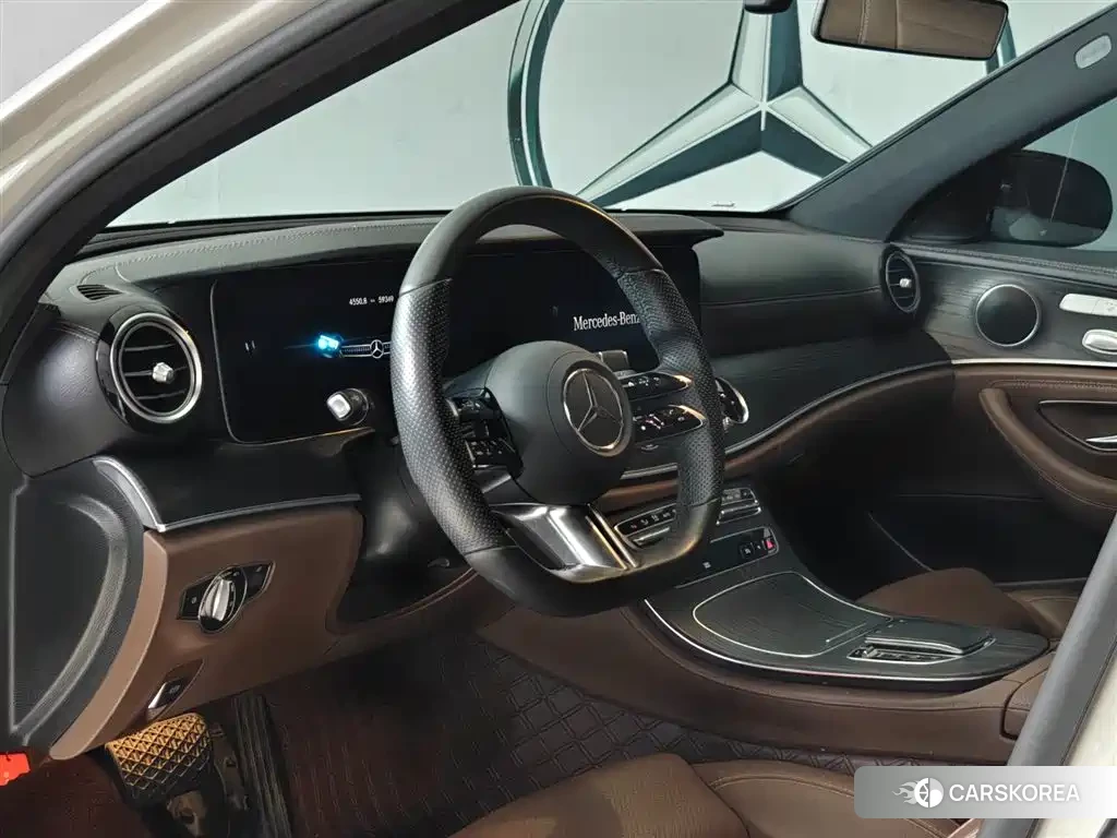 Mercedes-Benz E-Class 2022 Белый из Китая