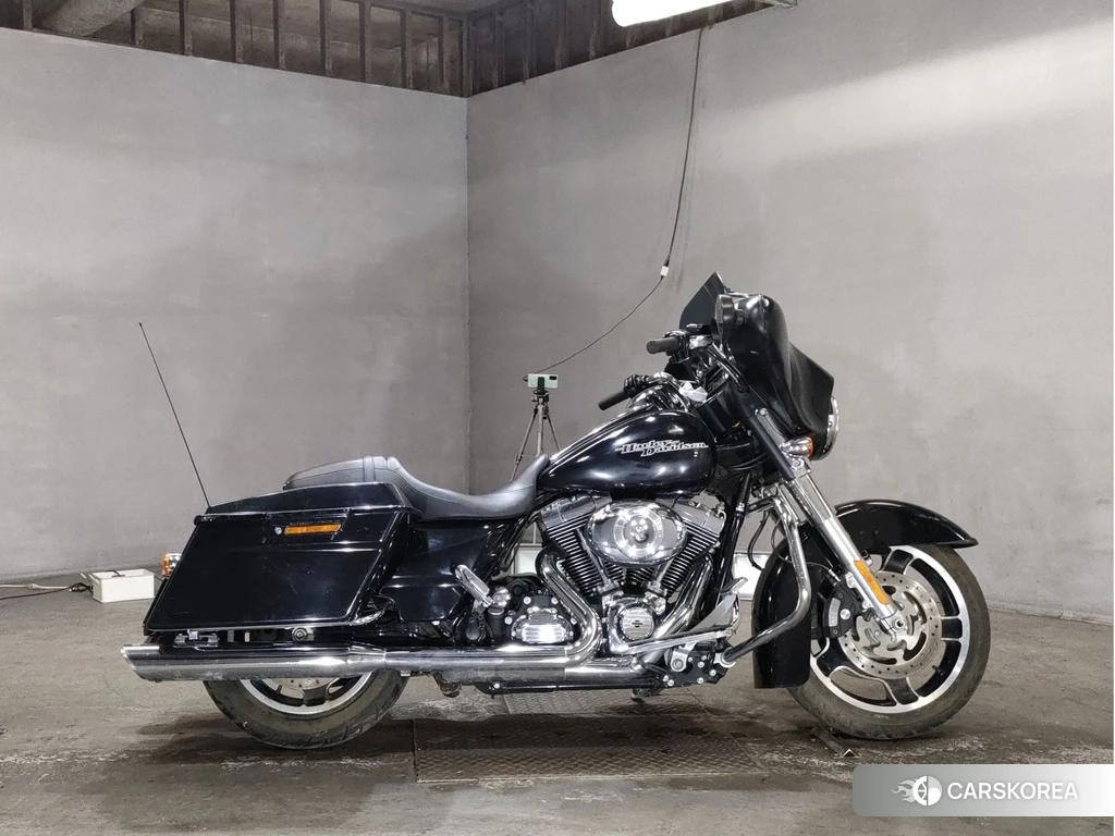 Проданный Harley-Davidson Street Glide FLHX1690 2013 из Японии, фото 2